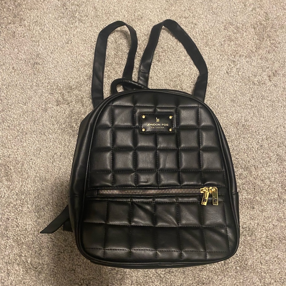 🍀2/$22 London Fog Black Quilted Backpack